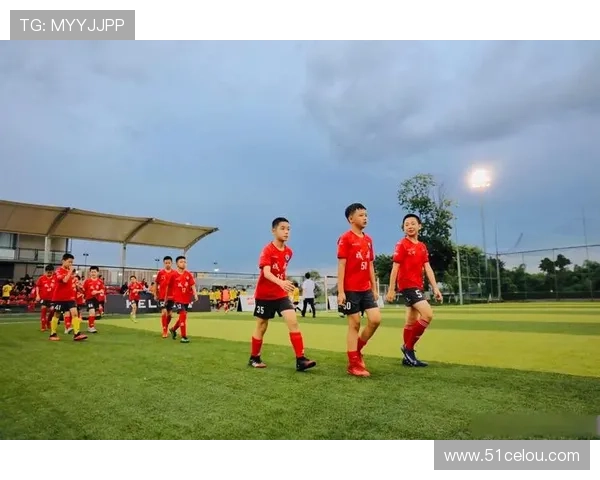 广州足球队荣登足球实力排行榜首位引领全国足球新风潮